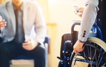 se-puede-trabajar-teniendo-pension-de-invalidez-1110x630